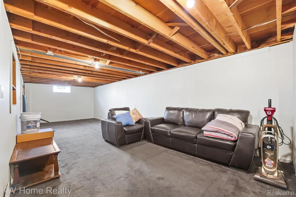 2042 Orland Wixom City, MI 48393
