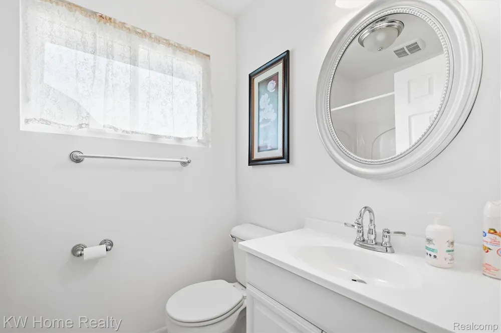 2042 Orland Wixom City, MI 48393