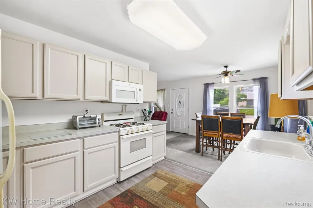 2042 Orland Wixom City, MI 48393