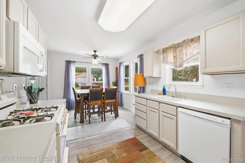 2042 Orland Wixom City, MI 48393