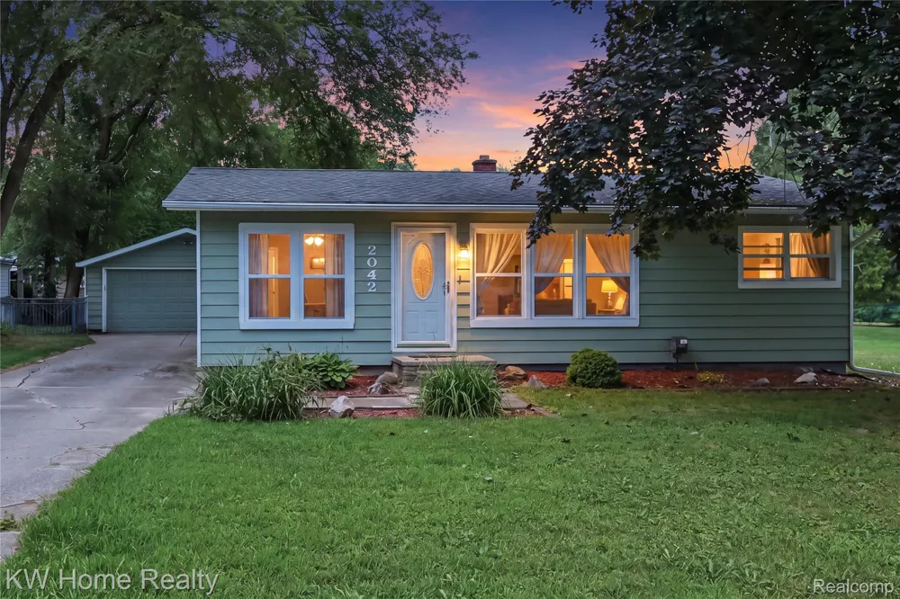2042 Orland Wixom City, MI 48393