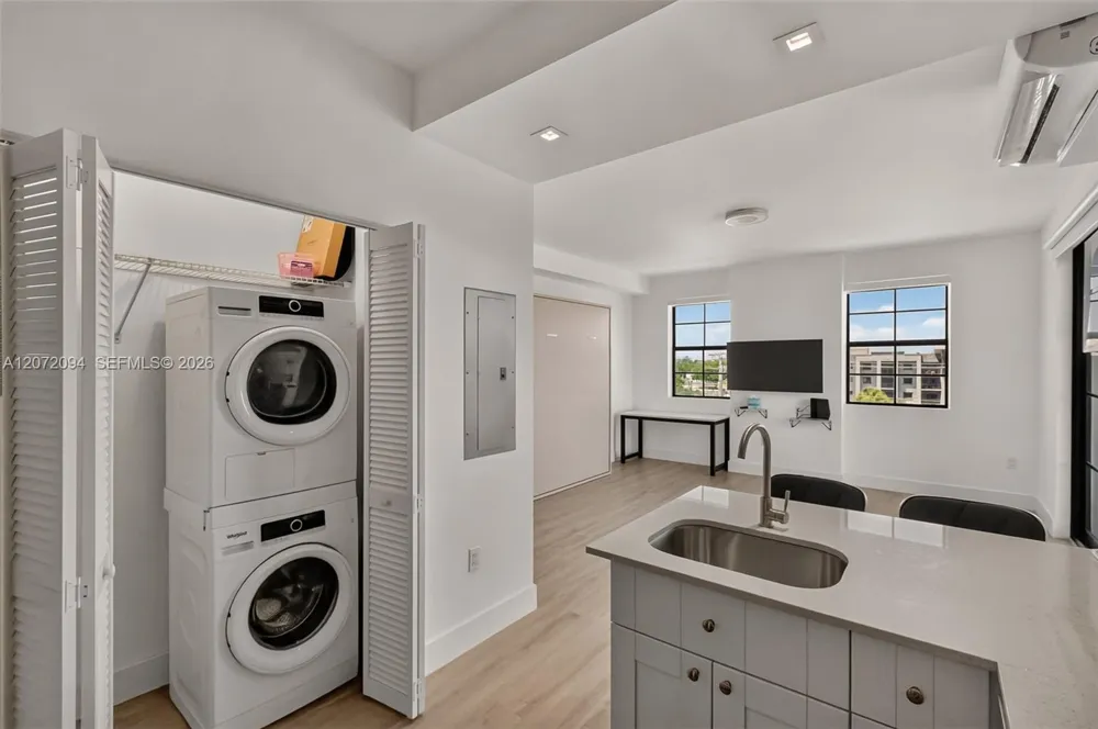 4100 SW 64th Ave #408 Davie, FL 33314