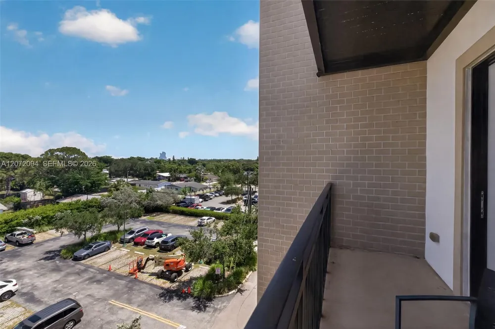 4100 SW 64th Ave #408 Davie, FL 33314