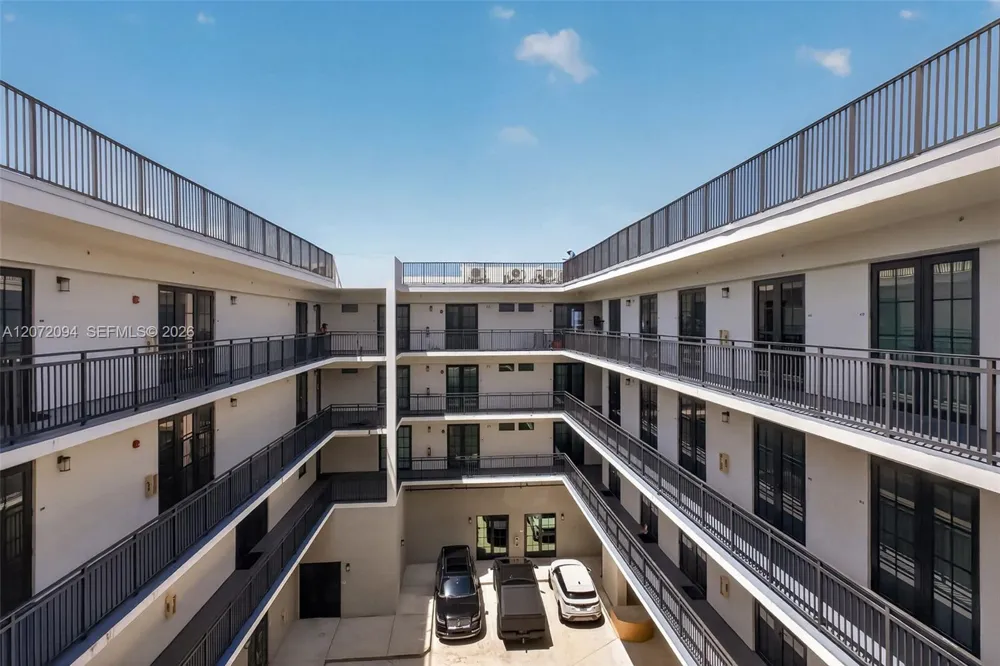 4100 SW 64th Ave #408 Davie, FL 33314