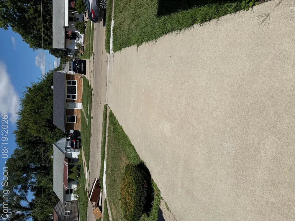 1620 E Meyers Avenue Hazel Park City, MI 48030