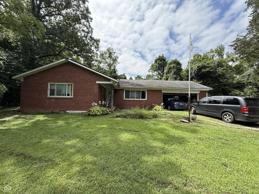 5684 Paradise Martinsville, IN 46151