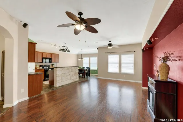 213 TERON DR San Marcos, TX 78666