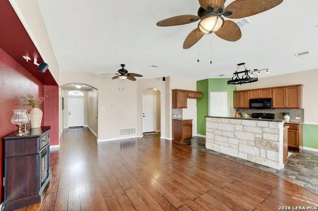 213 TERON DR San Marcos, TX 78666