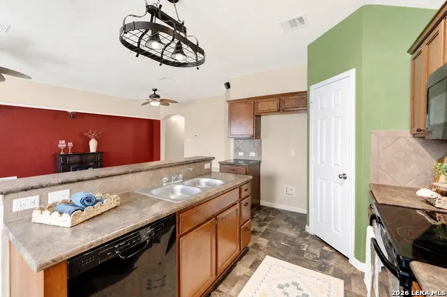 213 TERON DR San Marcos, TX 78666