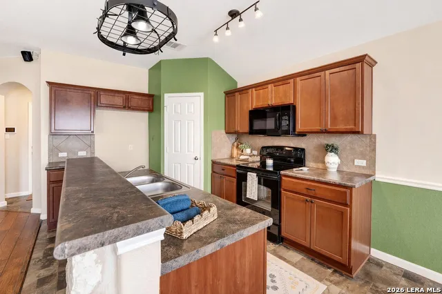 213 TERON DR San Marcos, TX 78666