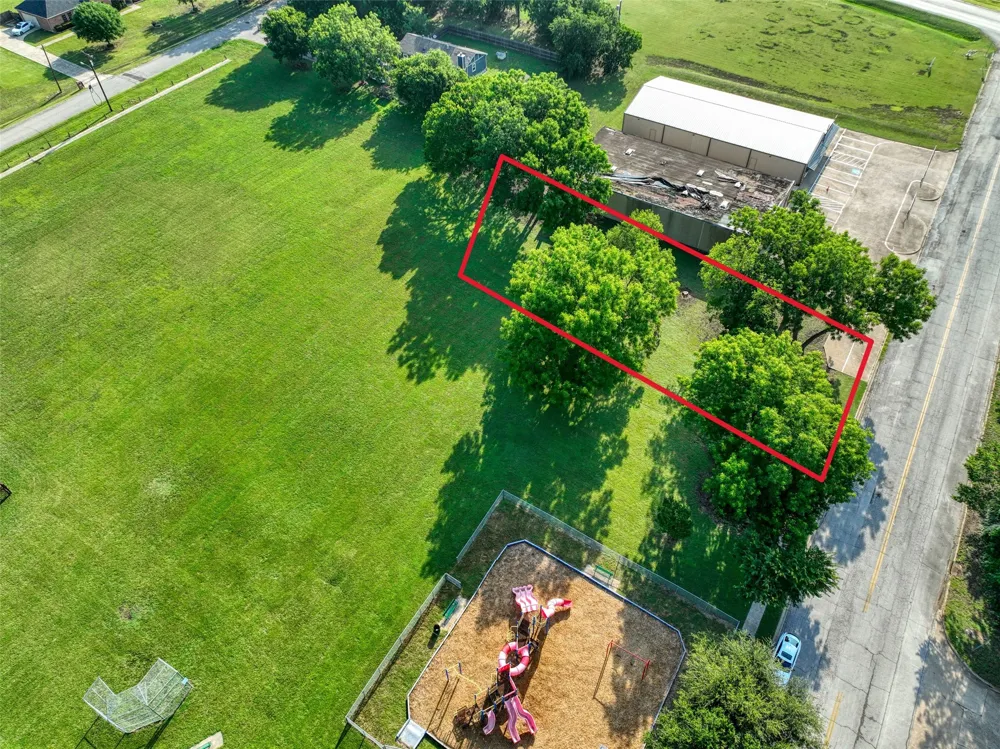 723 E Main Street Lancaster, TX 75146