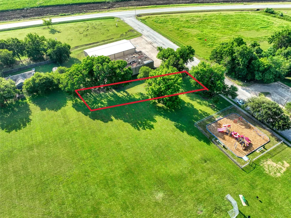 723 E Main Street Lancaster, TX 75146