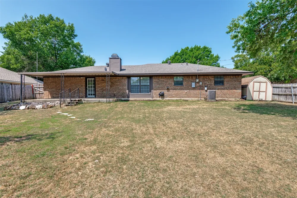 717 Adams Drive Crandall, TX 75114