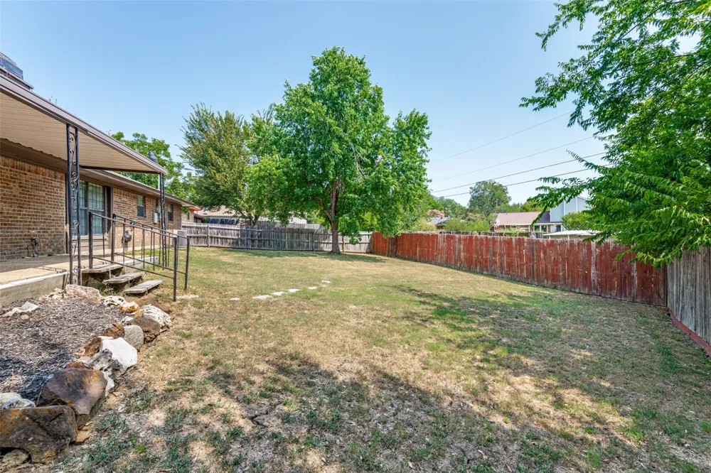 717 Adams Drive Crandall, TX 75114
