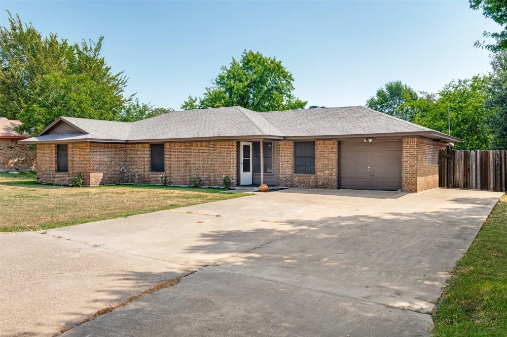 717 Adams Drive Crandall, TX 75114