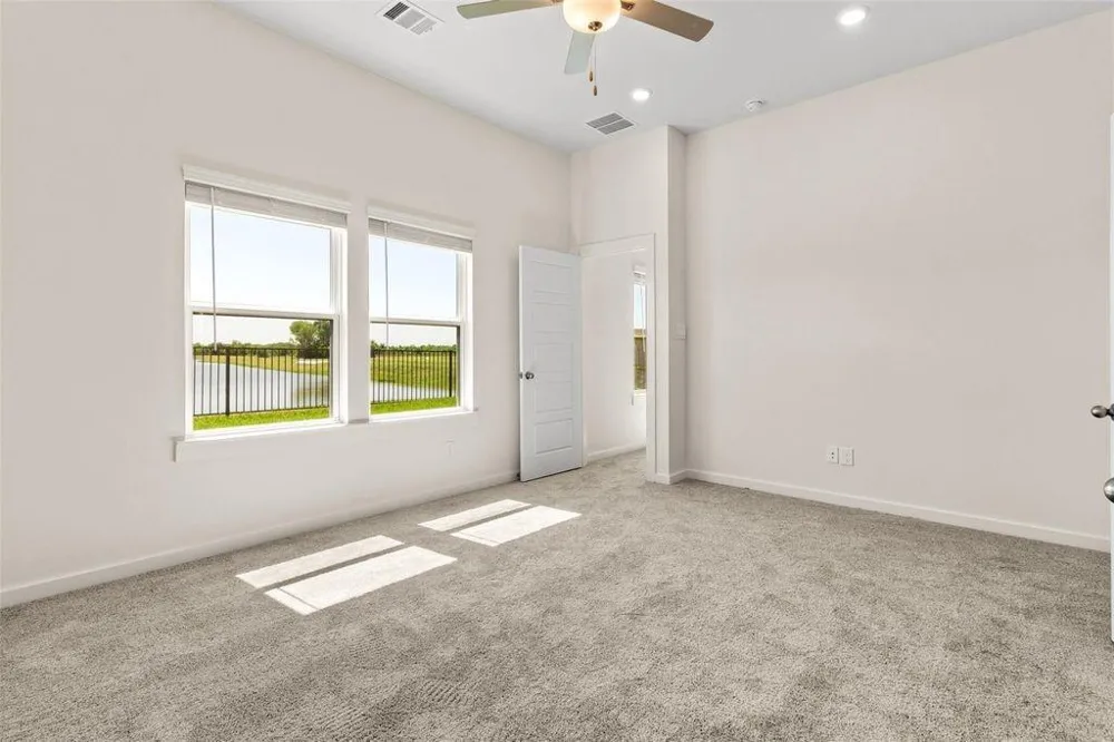 6643 Escondido Dr Rosharon, TX 77583