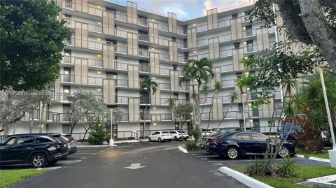 20500 W Country Club Dr #117