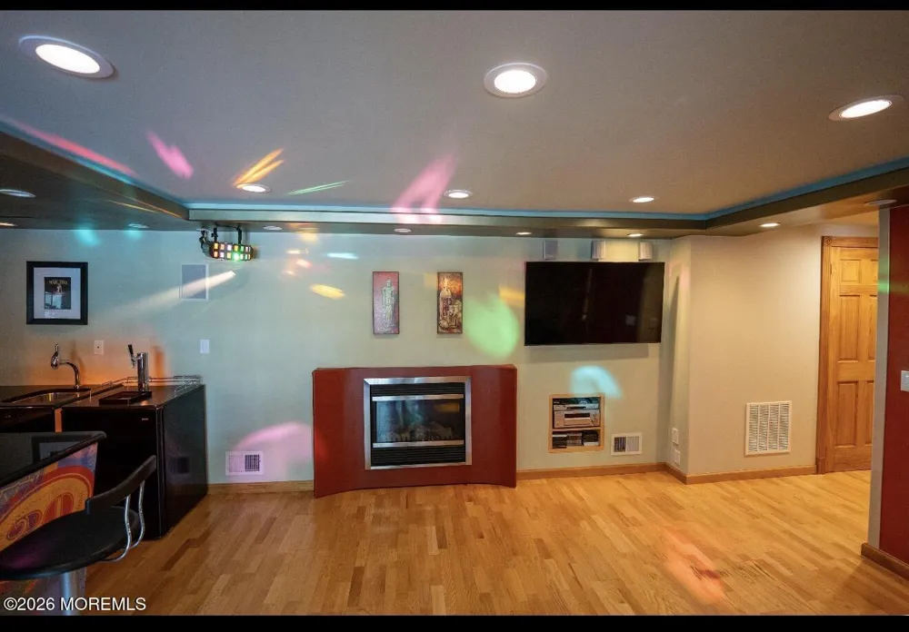 35 Miller Avenue Holmdel, NJ 07733