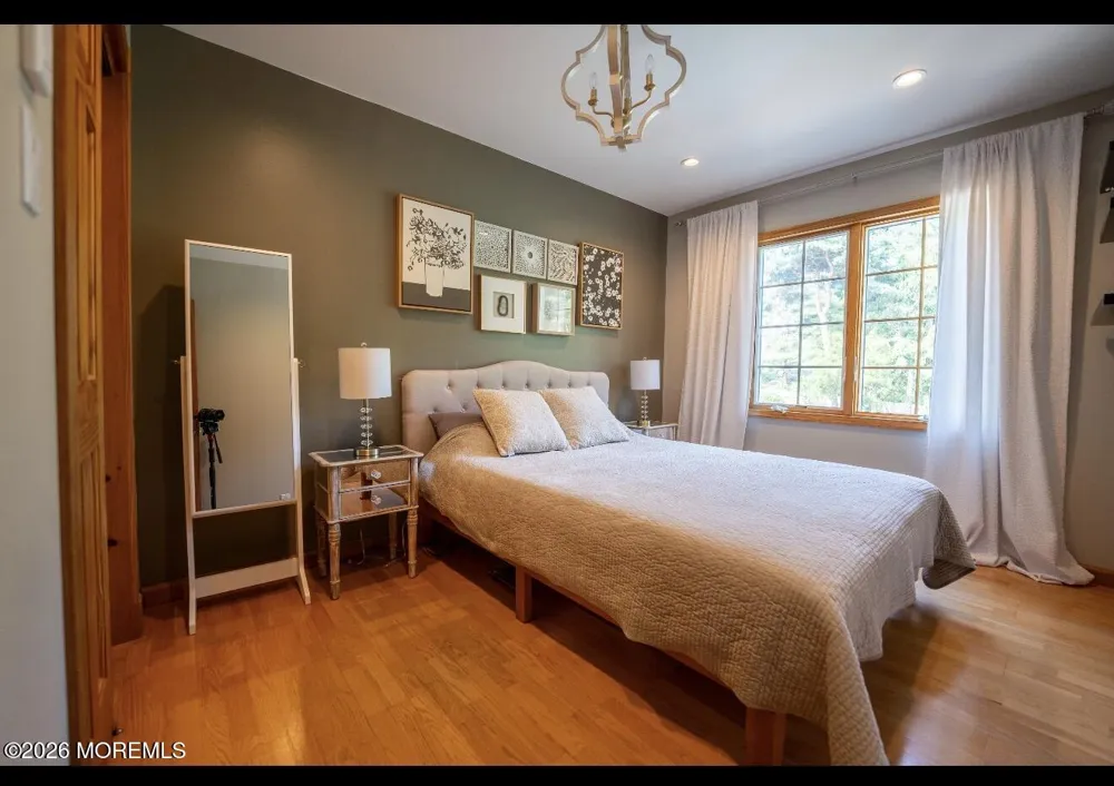 35 Miller Avenue Holmdel, NJ 07733