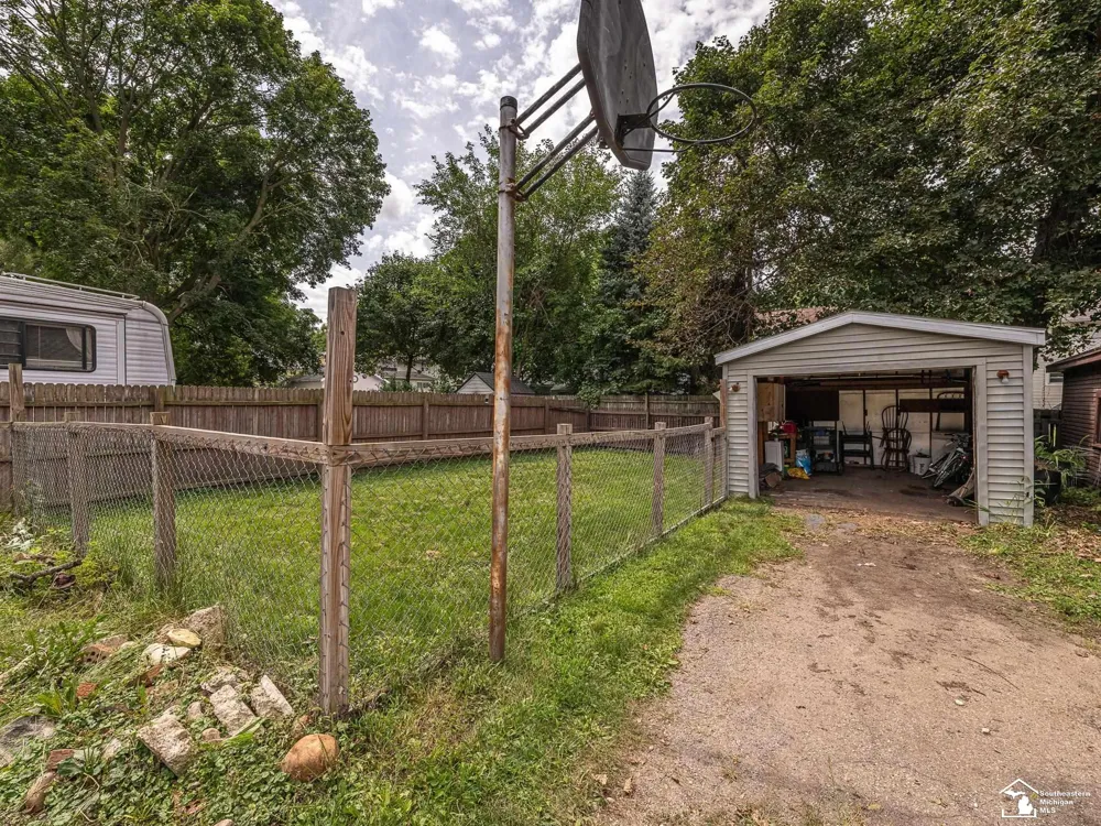 224 Webster Street Jackson City, MI 49202