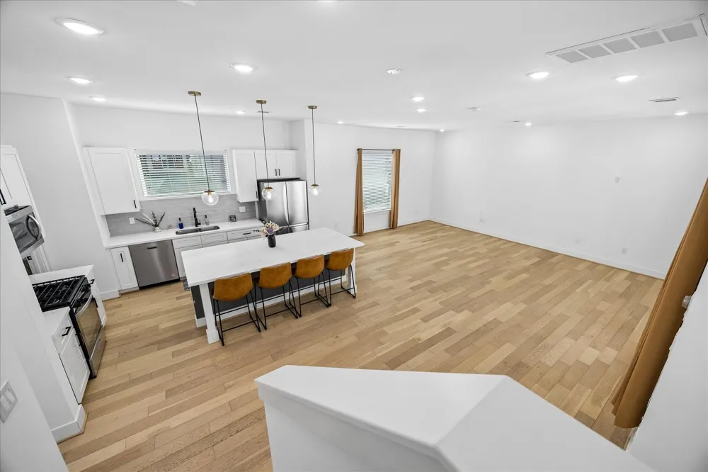 208 York Street #B Houston, TX 77003