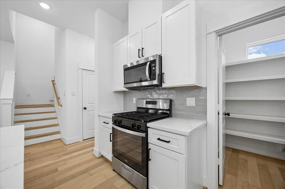 208 York Street #B Houston, TX 77003