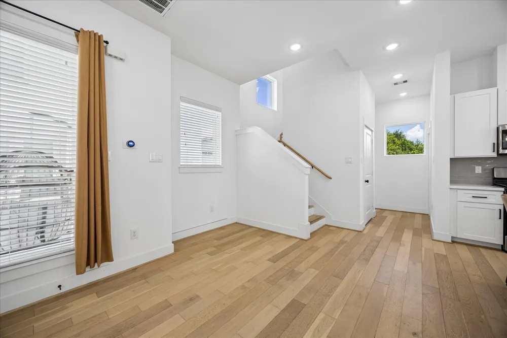 208 York Street #B Houston, TX 77003