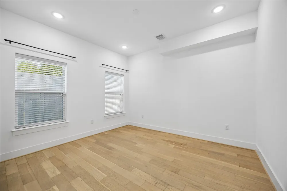 208 York Street #B Houston, TX 77003