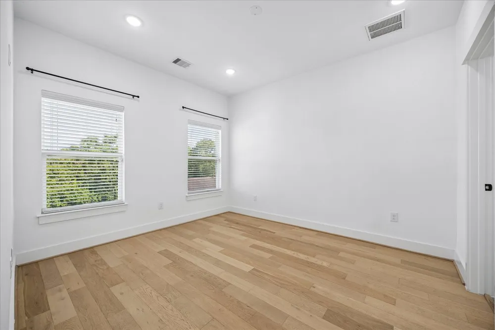 208 York Street #B Houston, TX 77003