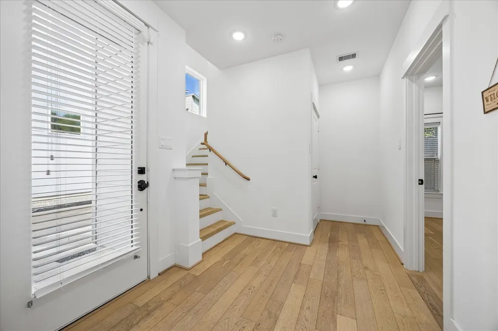 208 York Street #B Houston, TX 77003