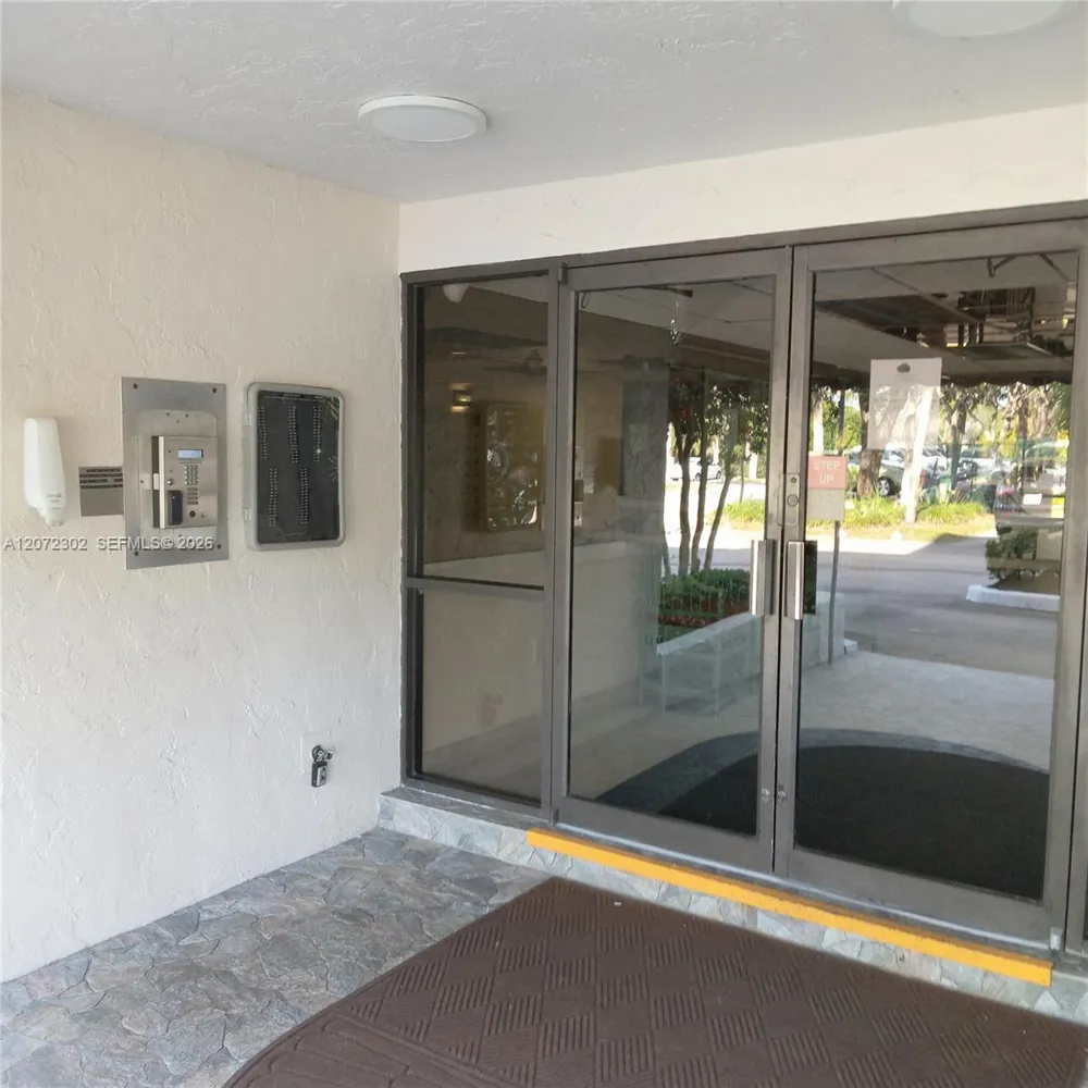 5570 NW 44th St #208A Lauderhill, FL 33319