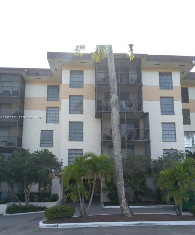 5570 NW 44th St #208A Lauderhill, FL 33319