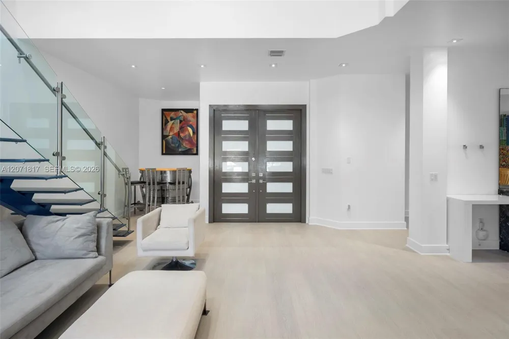 19522 NE 17th Ave Miami, FL 33179
