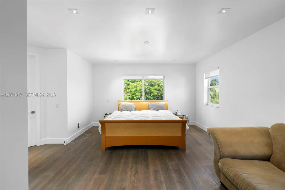 19522 NE 17th Ave Miami, FL 33179