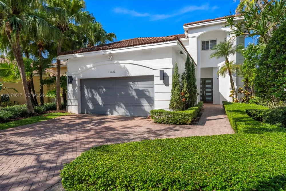 19522 NE 17th Ave Miami, FL 33179