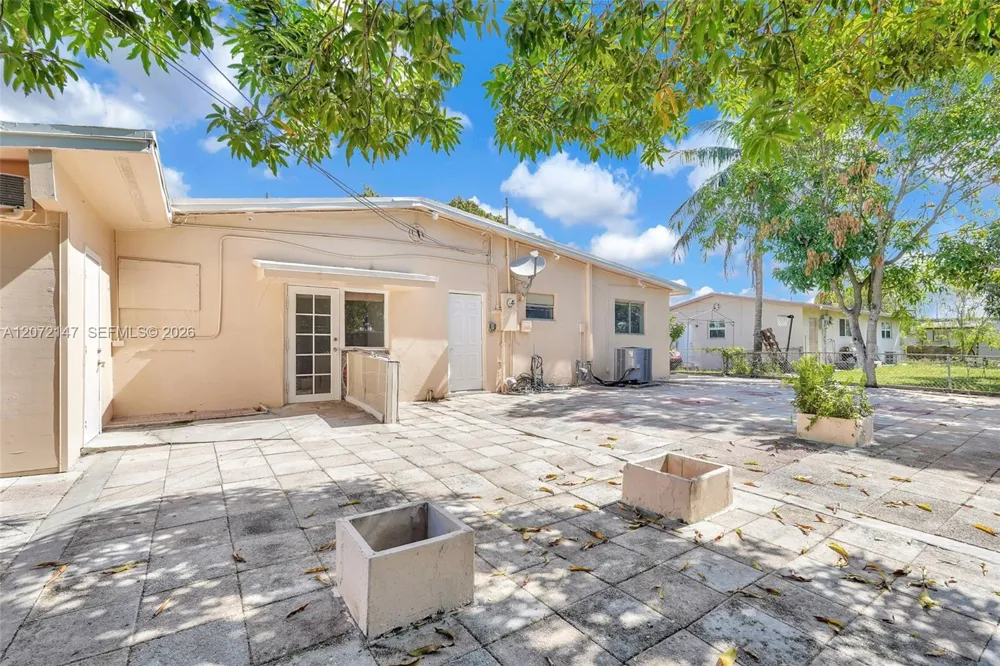 3840 SW 31st Ct West Park, FL 33023