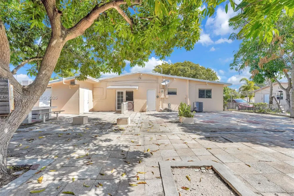 3840 SW 31st Ct West Park, FL 33023