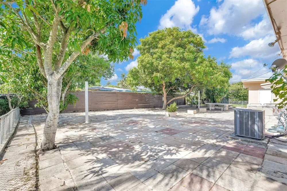 3840 SW 31st Ct West Park, FL 33023