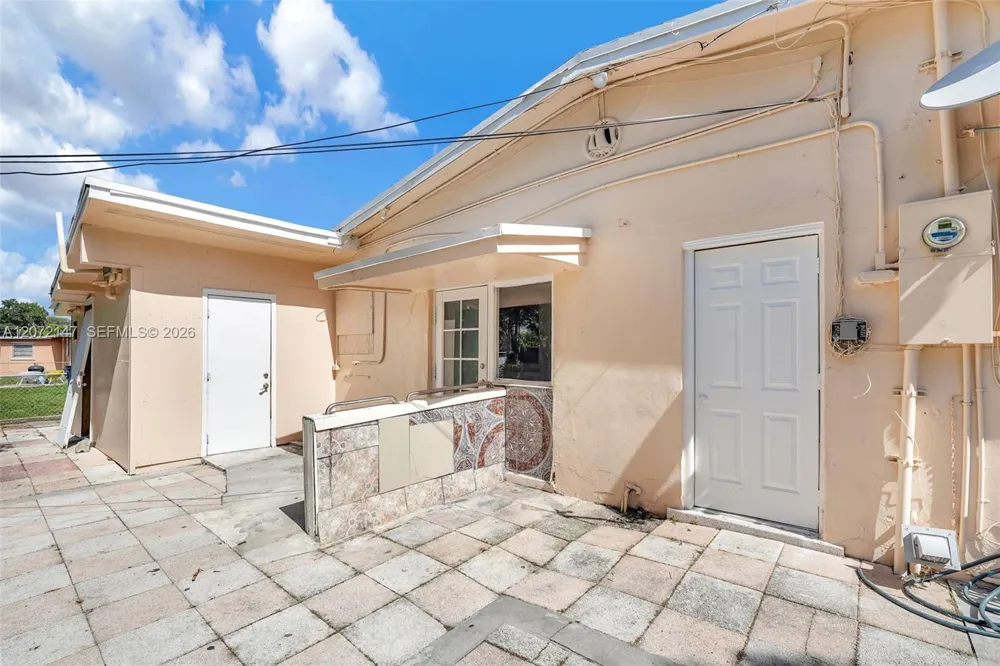 3840 SW 31st Ct West Park, FL 33023
