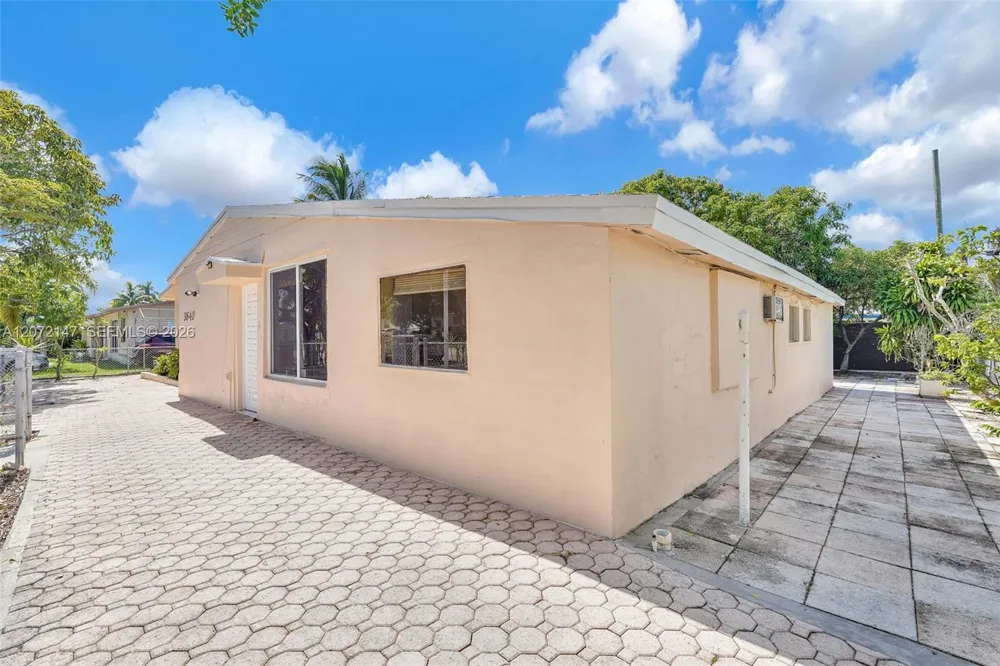 3840 SW 31st Ct West Park, FL 33023