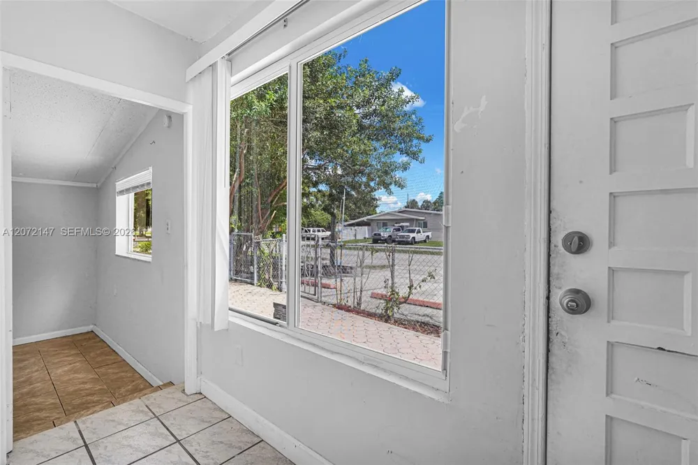 3840 SW 31st Ct West Park, FL 33023
