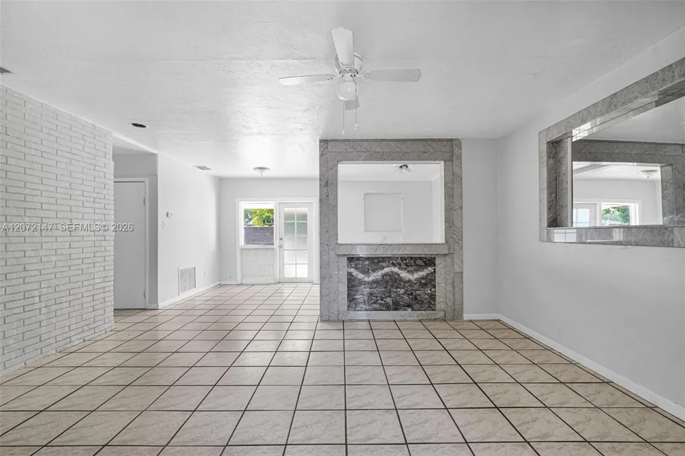 3840 SW 31st Ct West Park, FL 33023