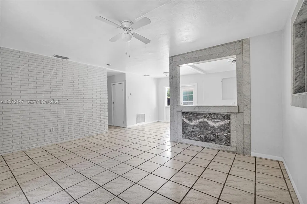 3840 SW 31st Ct West Park, FL 33023