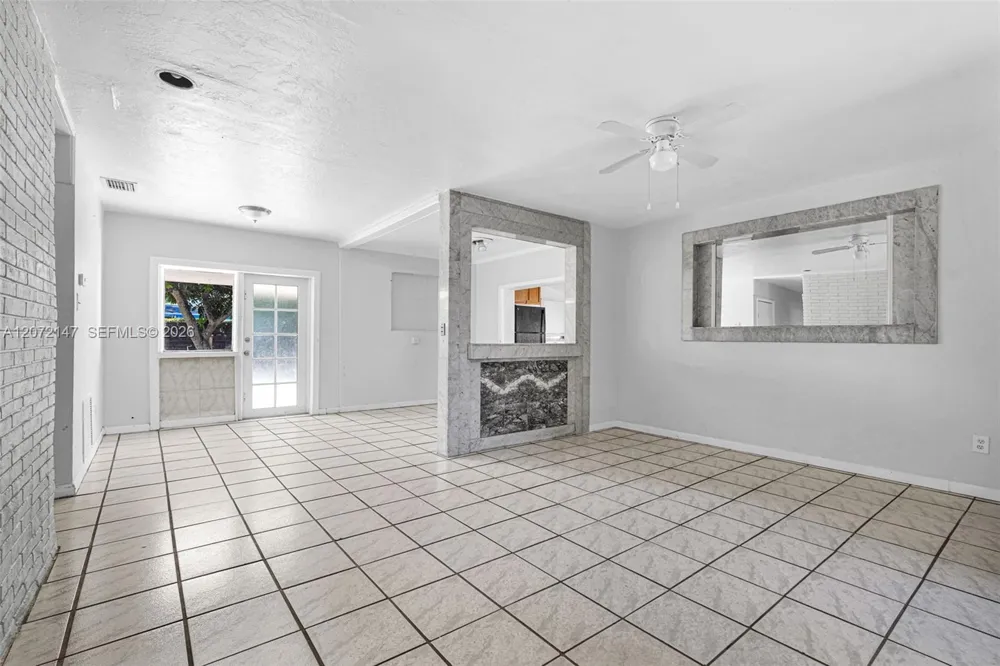 3840 SW 31st Ct West Park, FL 33023