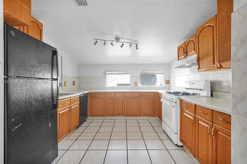 3840 SW 31st Ct West Park, FL 33023