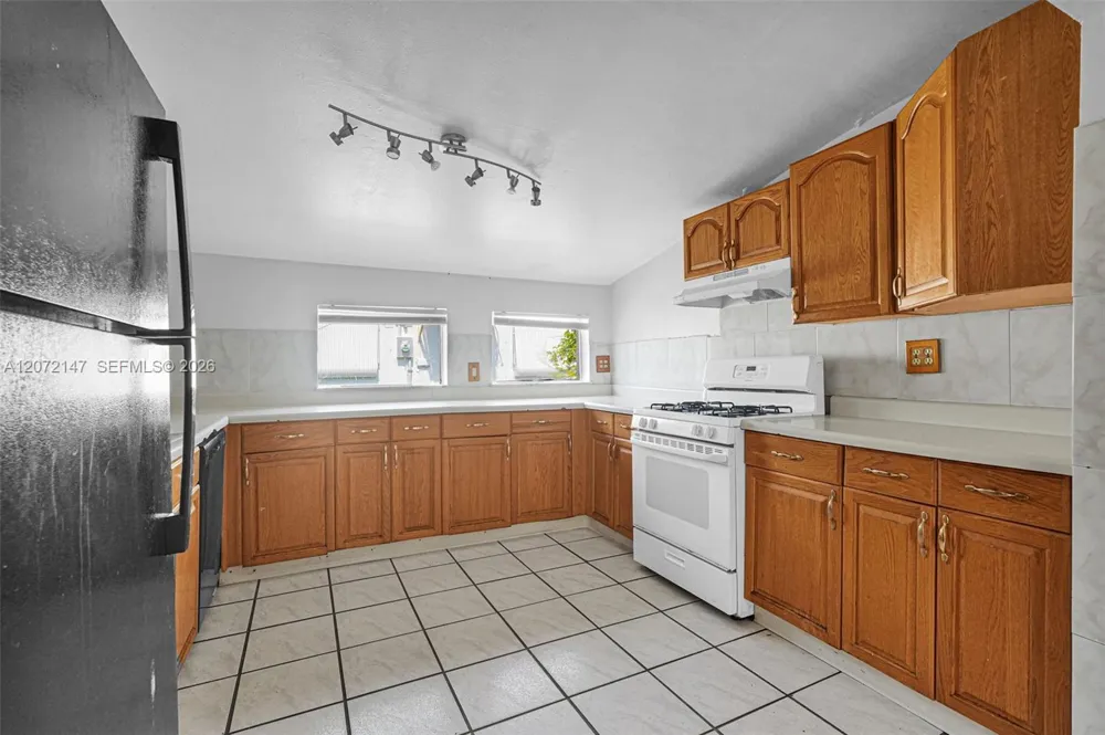 3840 SW 31st Ct West Park, FL 33023