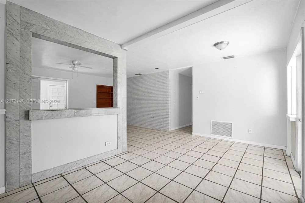 3840 SW 31st Ct West Park, FL 33023