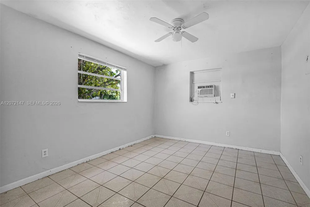 3840 SW 31st Ct West Park, FL 33023
