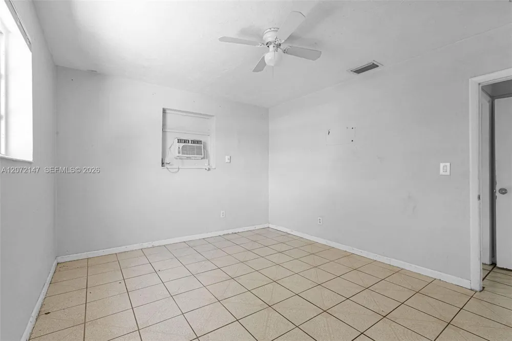 3840 SW 31st Ct West Park, FL 33023