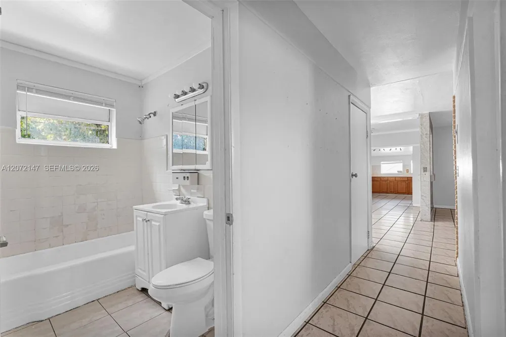 3840 SW 31st Ct West Park, FL 33023